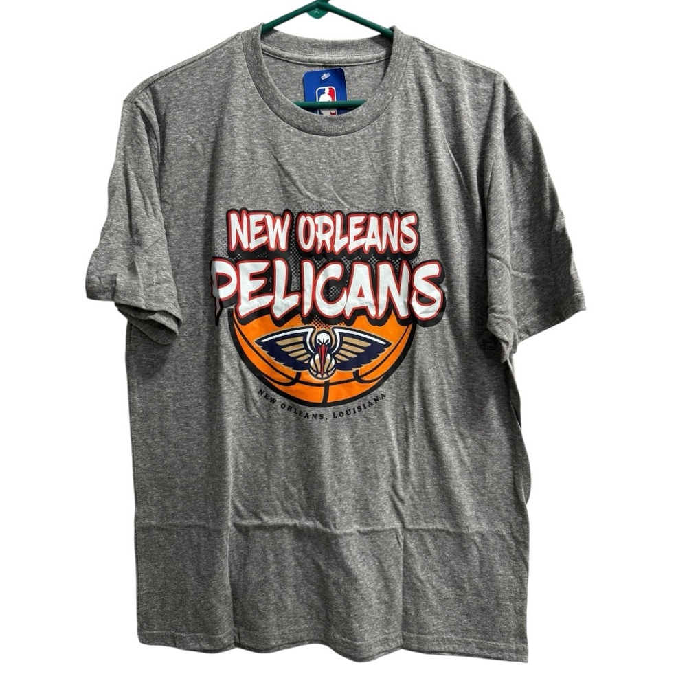 New Orleans Pelicans NBA logo T-shirt, Heather Gray, size‎ Medium, NWT